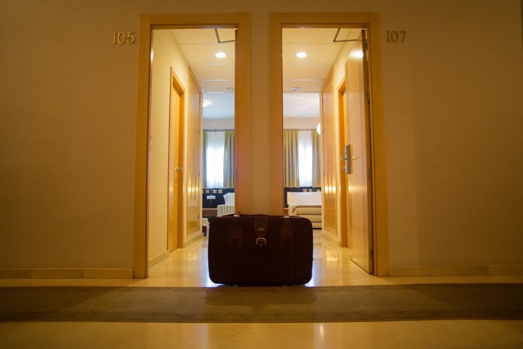 Hostal Albero By Eme Hoteles Sanlúcar la Mayor Zewnętrze zdjęcie